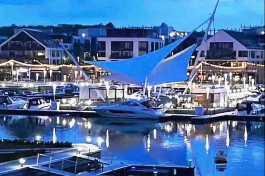 Aquarius 2 Bedroom Condo Friday Harbour Innisfil Экстерьер фото