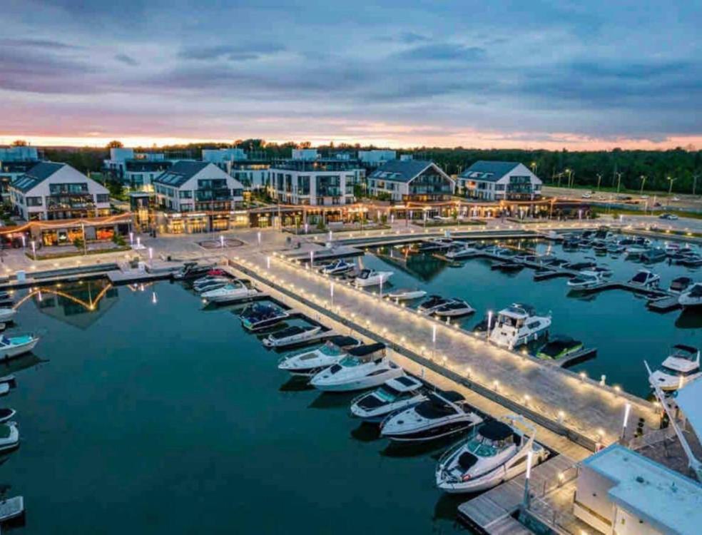 Aquarius 2 Bedroom Condo Friday Harbour Innisfil Экстерьер фото