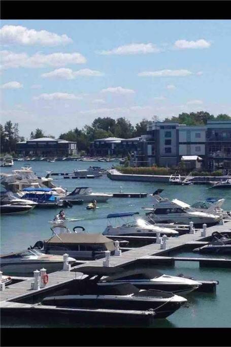 Aquarius 2 Bedroom Condo Friday Harbour Innisfil Экстерьер фото