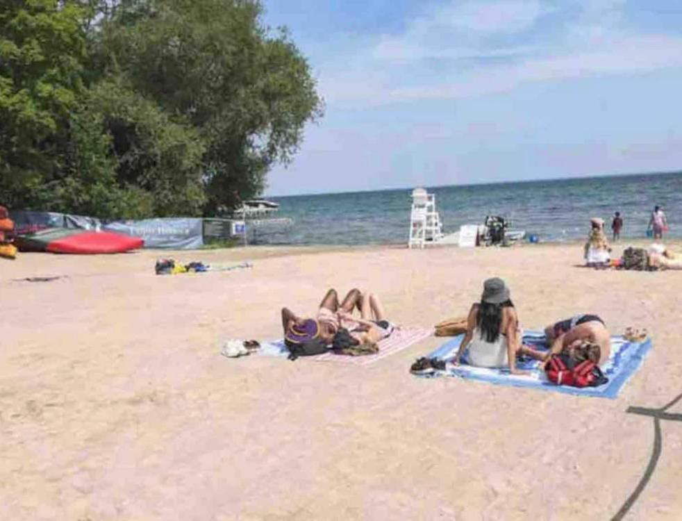 Aquarius 2 Bedroom Condo Friday Harbour Innisfil Экстерьер фото