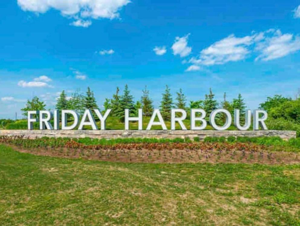 Aquarius 2 Bedroom Condo Friday Harbour Innisfil Экстерьер фото