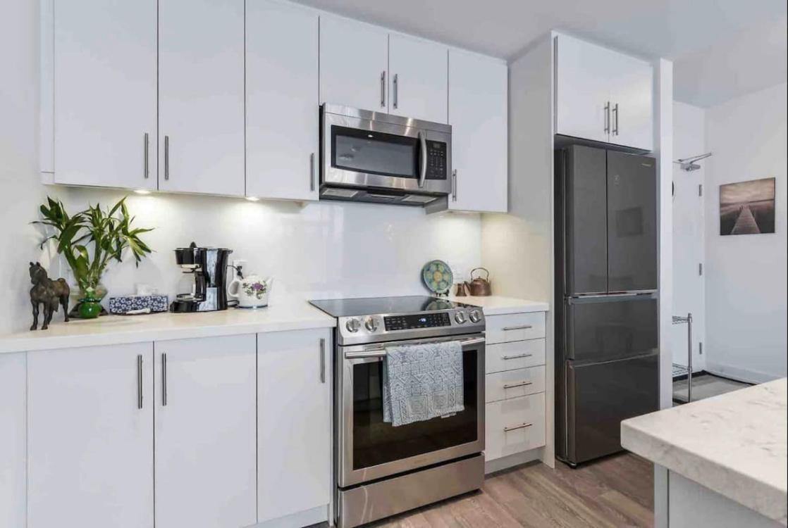 Aquarius 2 Bedroom Condo Friday Harbour Innisfil Экстерьер фото