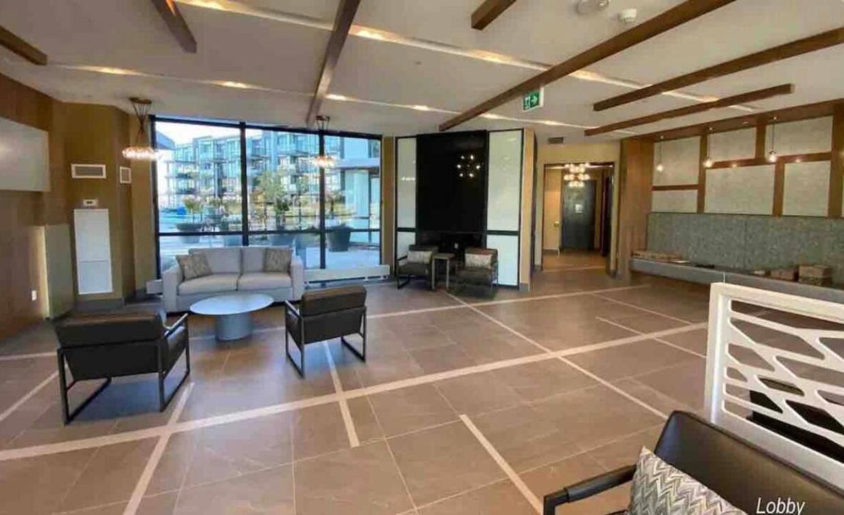 Aquarius 2 Bedroom Condo Friday Harbour Innisfil Экстерьер фото
