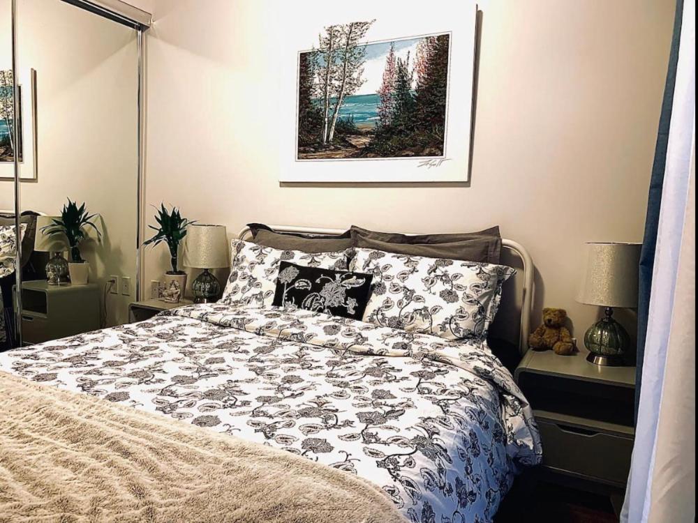 Aquarius 2 Bedroom Condo Friday Harbour Innisfil Экстерьер фото