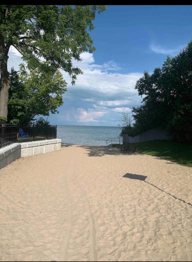 Aquarius 2 Bedroom Condo Friday Harbour Innisfil Экстерьер фото
